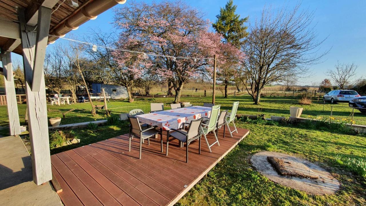 Grande Maison Avec Jardin, Animaux,Au Calme Yviers 外观 照片